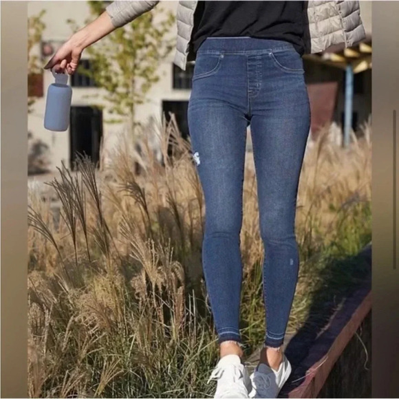 Spanx Distressed Ankle Skinny Jeans High Waisted  Pull On Stretch Size M - Picture 9 of 9